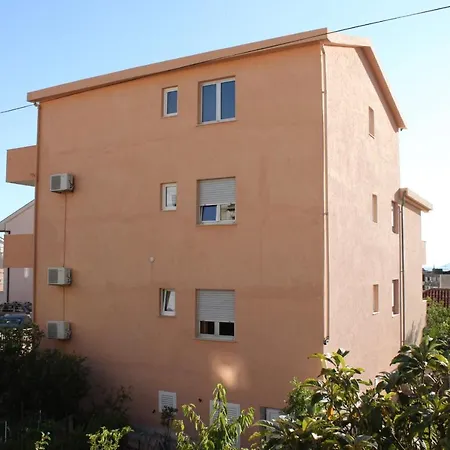Casa de hóspedes And With Parking Space - 6834 Makarska