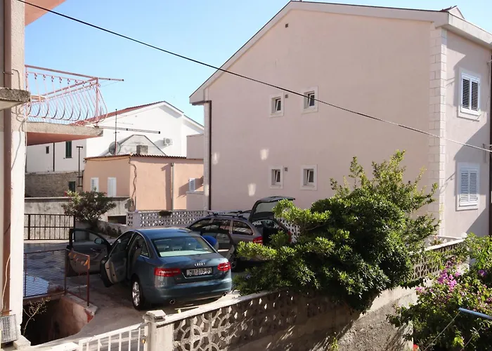 Casa de hóspedes And With Parking Space - 6834